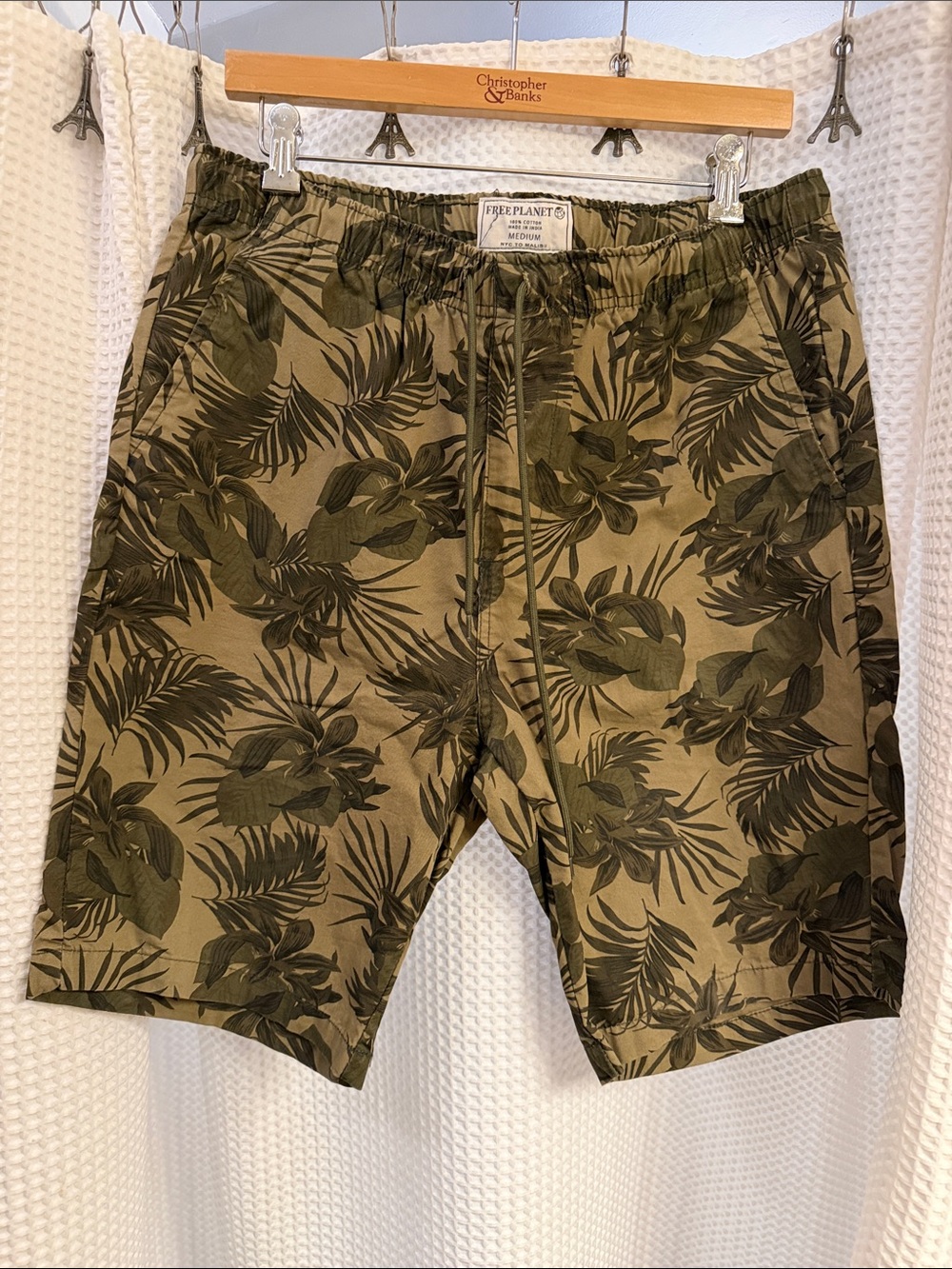 Free Planet Men's Olive Green Tropical-Print Drawstring Shorts